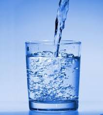 bere tanta acqua